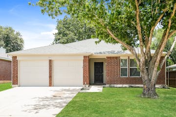 111 Oakhurst Dr SEAGOVILLE, TX 75159